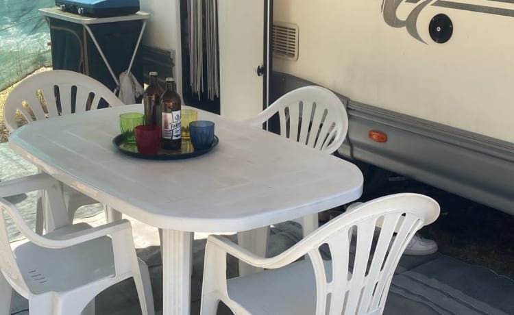 Patrizia – Fully equipped camper