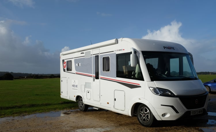 Kestrel – 4 berth Pilote A-Class (2023)