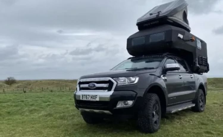 Ford-camper met 5 slaapplaatsen uit 2017