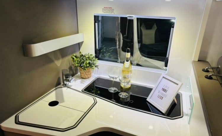 Adria Mobil  – Adria Mobil semi-integrated camper! 