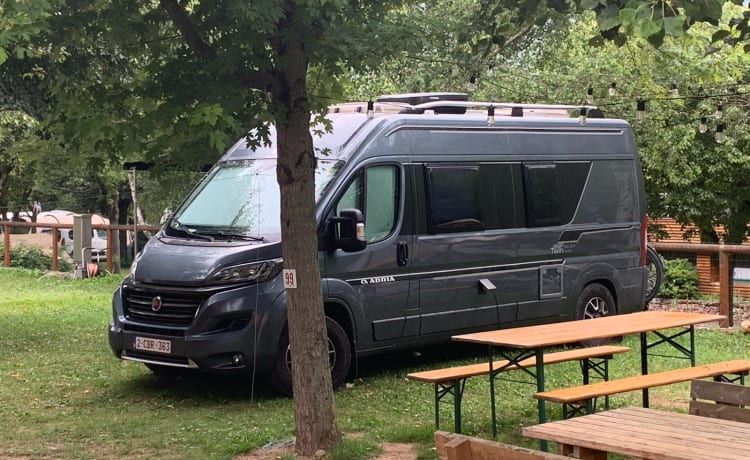 Fourgon familial Adria Twin 4p