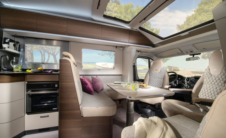 den bult – !Solo per patente C! - Nuovo camper di lusso Adria Axess XL S670SL