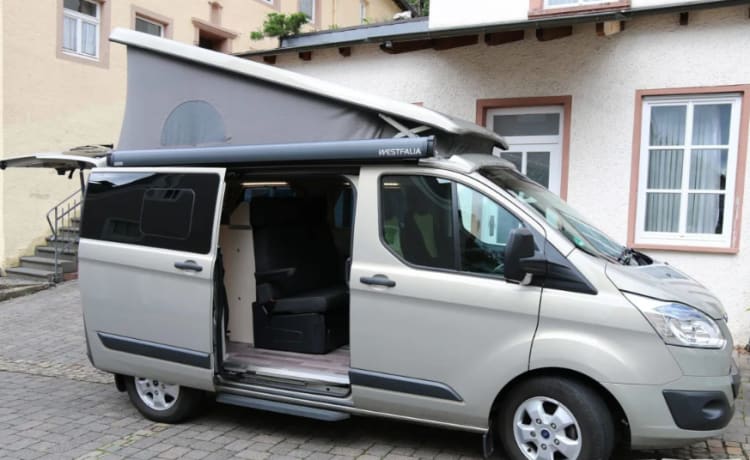 Camper di lusso e completo per autobus - Ford Nugget Westfalia con tetto sollevabile