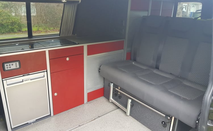 Duggie – VW T5 LWB 4 berth camper