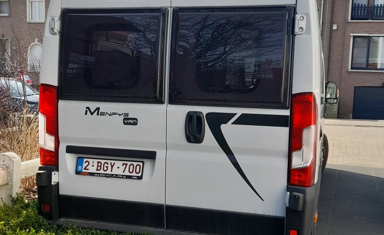 Jacq – Nieuwe CamperVan : compact en alle comfort