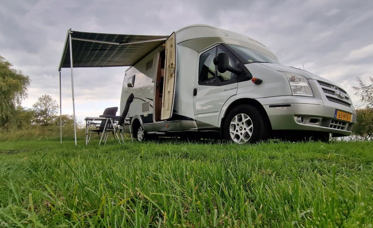 compacte luxe hobby camper met dakairco!