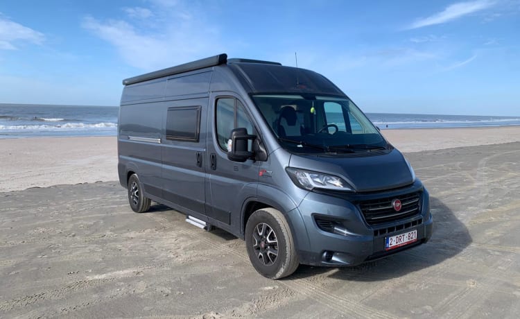 Suzy – Camperbus automaat 4p wacht op jouw avonturen!