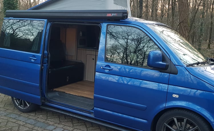 t5 buscamper – mooie, gezellige t5 buscamper met nette camperinrichting. 