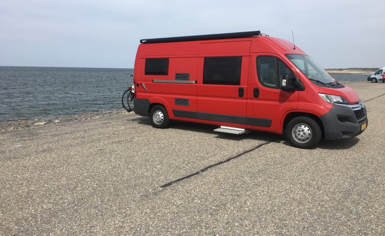 Mooie Pössl camperbus uit 2015