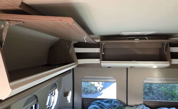 Außergewöhnlicher Pop-Top-Familiencampervan mit 4 Schlafplätzen von Malibu