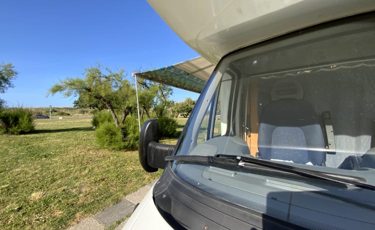 Mizar – Camper grande con 2 letti matrimoniali per girare tutta la Sardegna