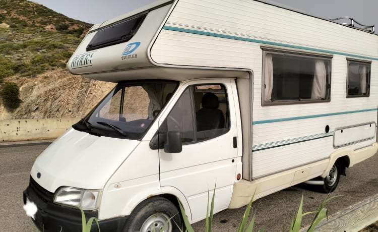 Riviera 6 places sur Ford Transit 