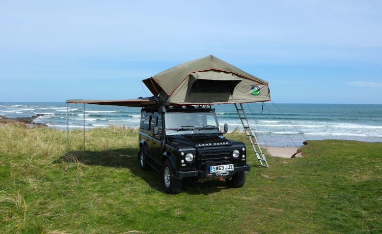 ARMSTRONG – Land Rover Dachterrasse mit 5 Schlafplätzen aus dem Jahr 2013