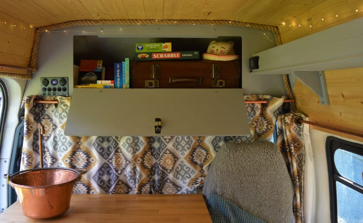 Iris – Quirky campervan designed for couples, families or anyone