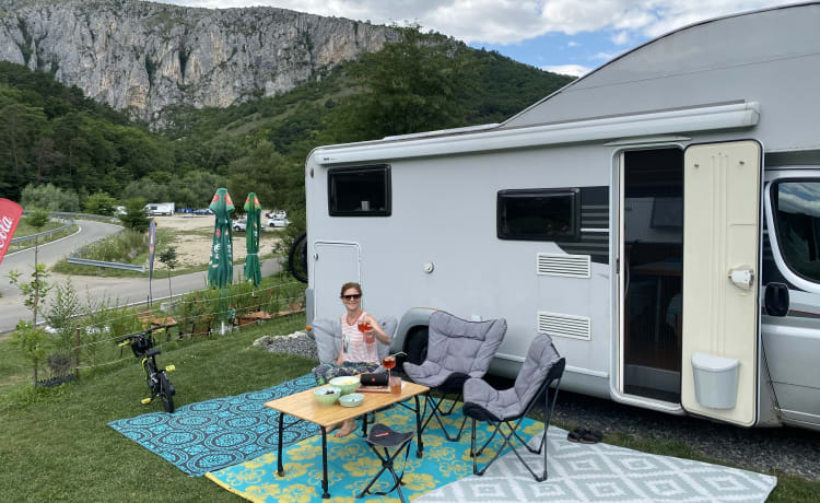 Roadtripper – Beau camping-car familial très complet avec de nombreux extras