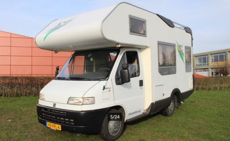 Schlankes KNAUS Traveller 4p, 5,5 m und doppelte Klimaanlage!