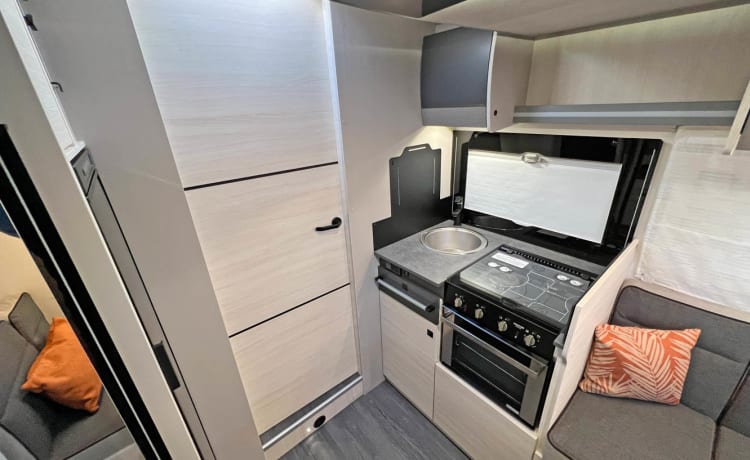 Skye – Pronto per l'inverno Nuovissimo 2023 Chausson 777GA Ultimate a 4 posti letto