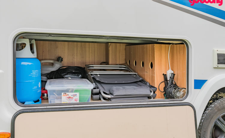 Camper met sfeer – 4p Chausson semi-integrated uit 2014
