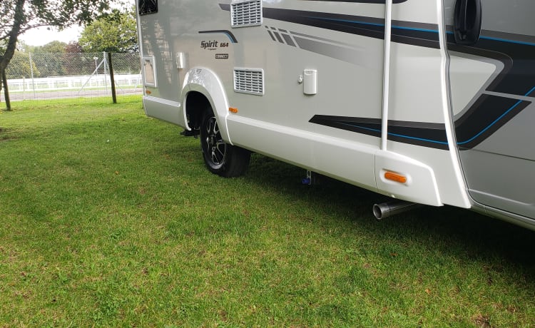 Modern Swift 4 berth motorhome. All-Season set up