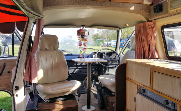 Frieda – Frieda the Automatic VW T25 Campervan