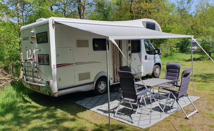 Lucky – Spacious and complete camper (7p-2012-euro5)