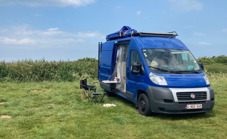 Maggie – Fiat Ducato – umgebauter Transporter – 2 Personen