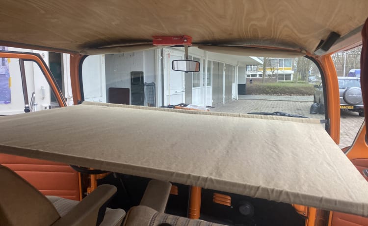 Orange  – Camper Volkswagen T-2 retrò arancione hip