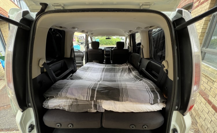 Camper Car – Nissan Serena automaat