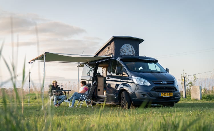 Fort Floris – Compact camper van + tent 