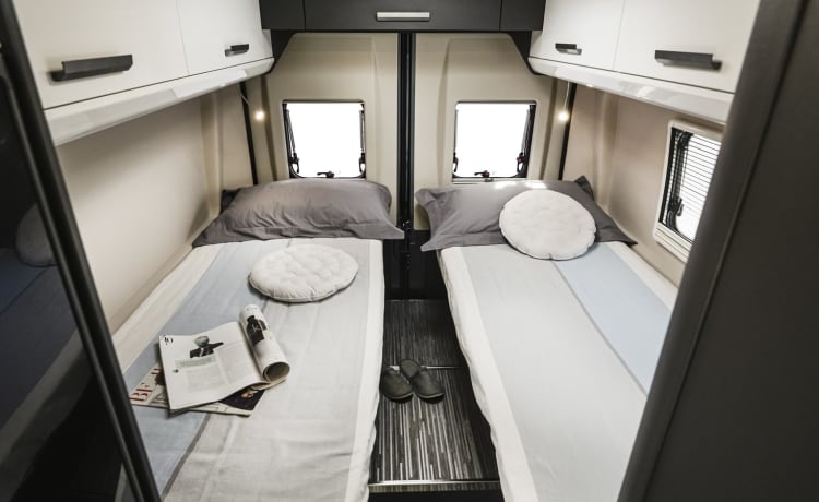 Jacq – New CamperVan: compact and all the comfort