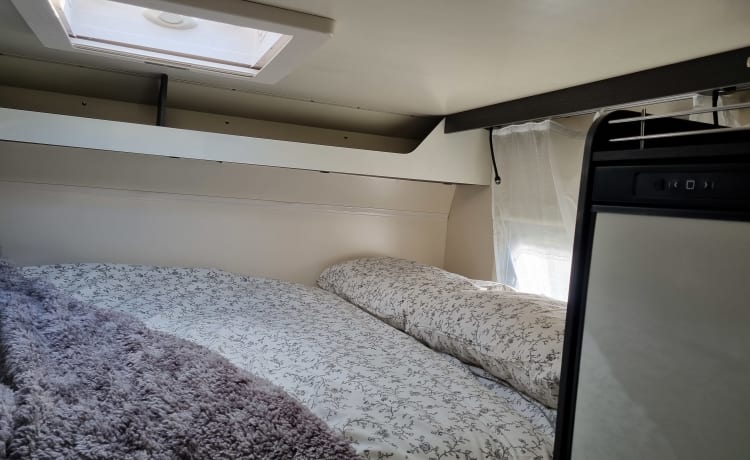 Ronnie – 2022 Ford Roller Team 675 - 6 Berth Motorhome with Garage