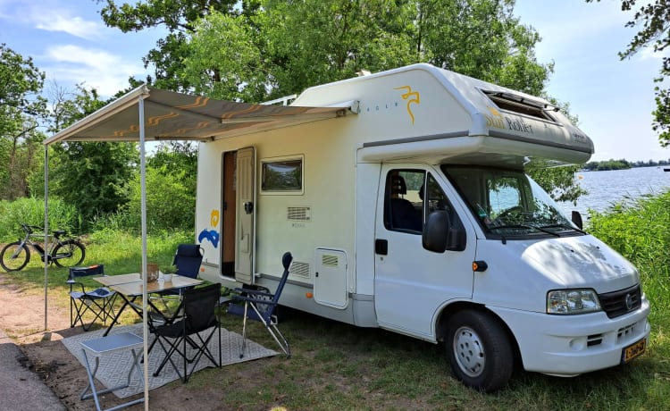 Cas – Familie camper met stapelbed