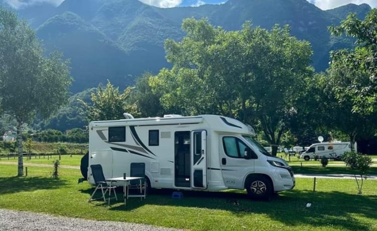 McLouis 2 – Tout neuf (année 2023) Camping-car McLouis moderne - Automatique - Panneau solaire