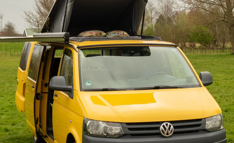 Yellow Submarine – Buscamper VW T5 Verlengd - Net een auto