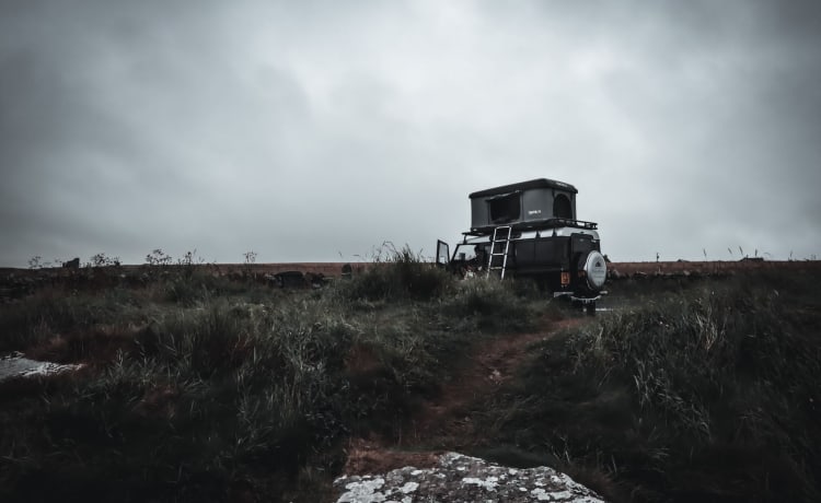 Landrover Defender 110 avec hébergement en tente