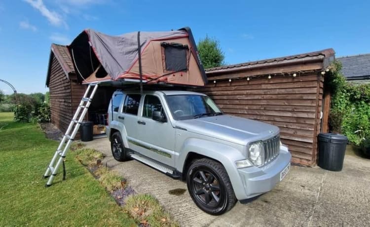 Stan – Stanley Jeep, unsere netzunabhängige Überland-Campingmaschine. Versicherung inklusive