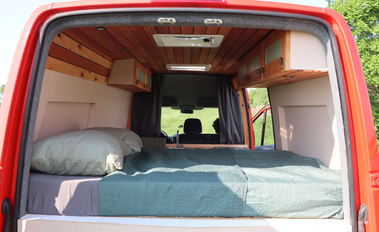 Reddy – Unique DIY Mercedes Sprinter