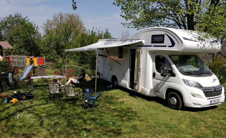 Nieuwe 5p Citroën alcove 