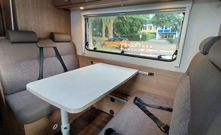 maxi 278 – Camper familiare mansardato