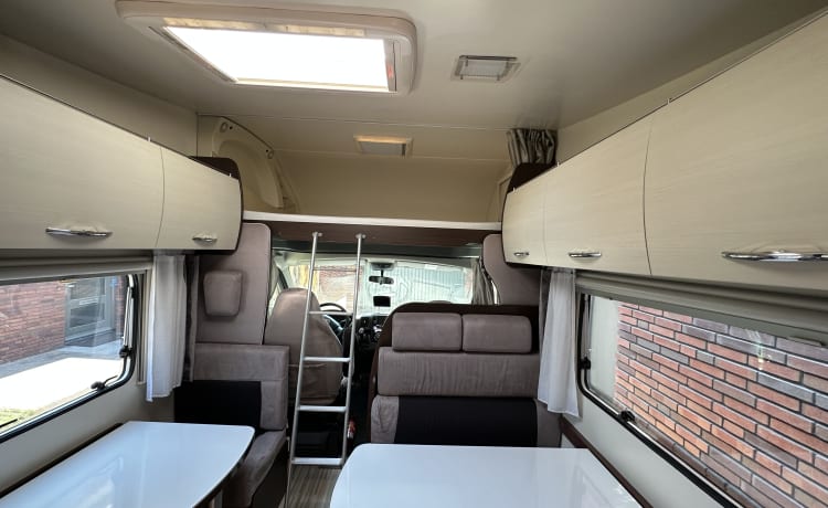 Camper Diem Familia 6 – 6p Benimar alcove uit 2015