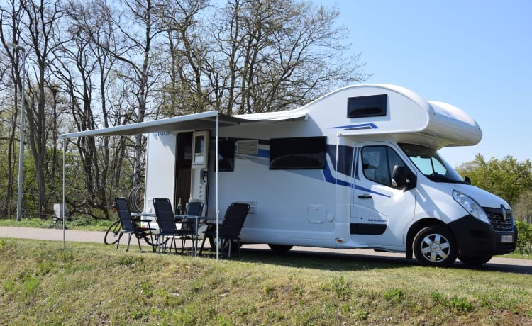 Leuke gezins camper Rimor KATAMARANO te huur...