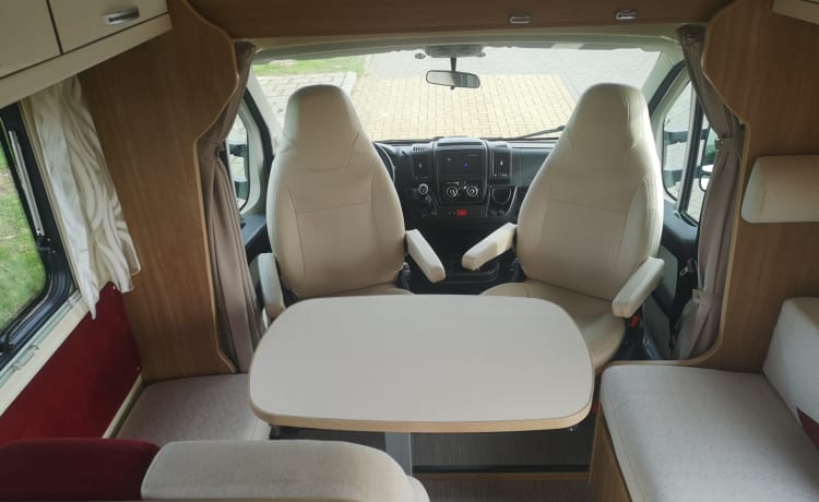 -person luxury, spacious, neat Alcove family camper Rimor from 2019