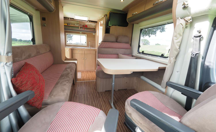 Prachtige compacte maar ruime camper ADRIA Matrix 590SG