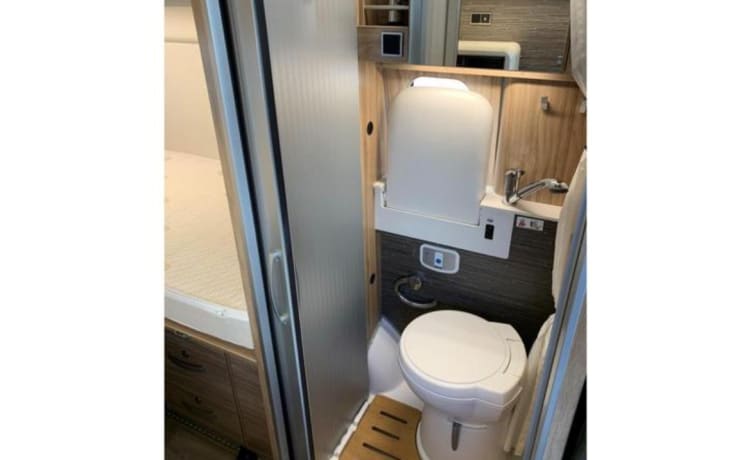 Jo'Berg – Hymer Yellowstone buscamper (met hefdak) uit 2019