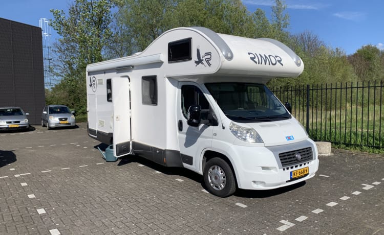 Maggie – Fiat Ducato Rimor Alkoof