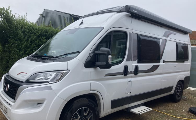 Elvis – 4-persoons Fiat campervan uit 2024