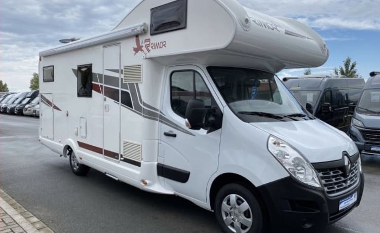 Rimor  – Very neat and beautiful 4-7 camper