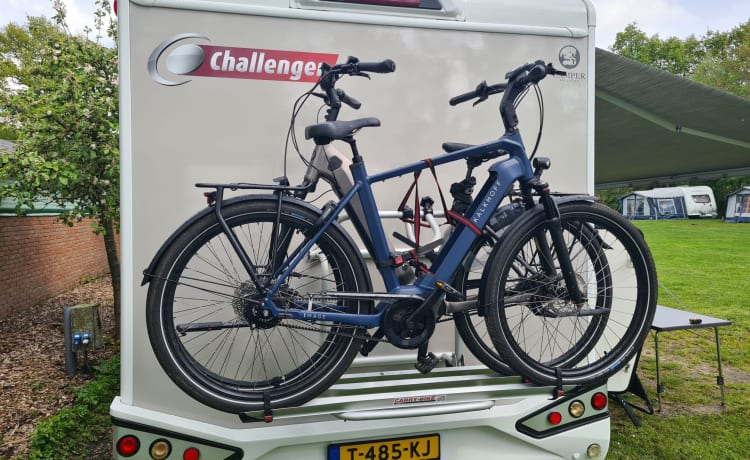 Camper vrijheid op top niveau – Heerlijke 4 persoons Challenger half integraal camper uit 2019