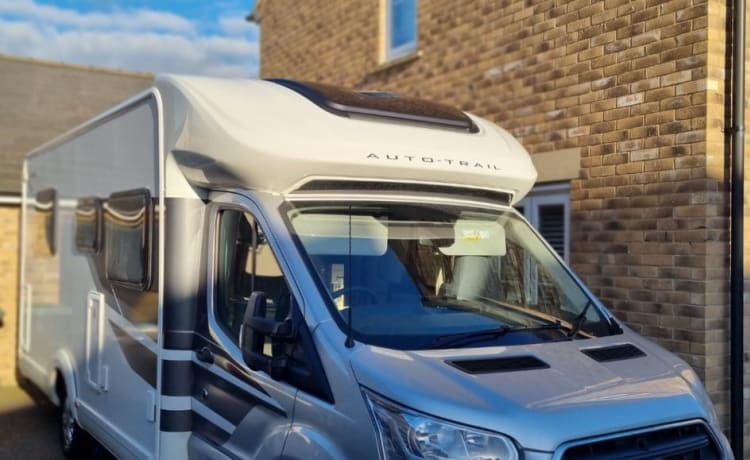 Autotrail F74 2023 – Luxe camper met 4 slaapplaatsen