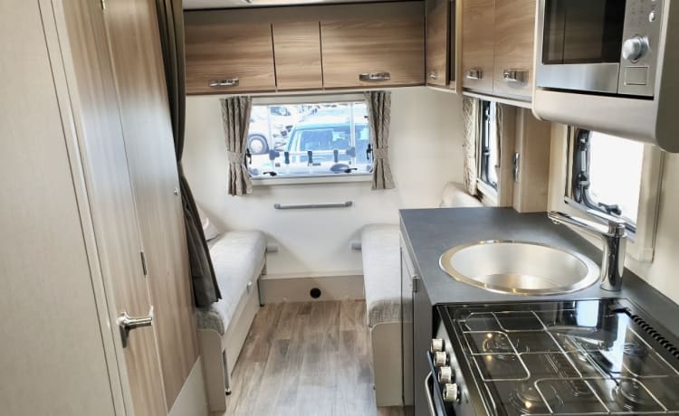 Hendy  – 6 berth Swift edge from 2021